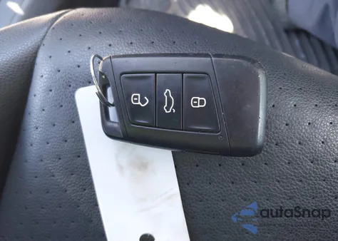 2019 Volkswagen Jetta 1.4T R-Line/1.4T S/1.4T Se из США, поврежденный, VIN 3VWCB7BU3KM174206